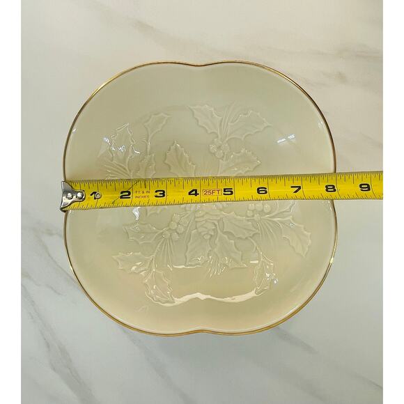 Lenox Winters Imprint Collection Serving Bowl Clover Shaped Ivory Gold Trim - Picture 7 of 7